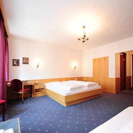 Hotel Krone Matrei am Brenner Extérieur photo