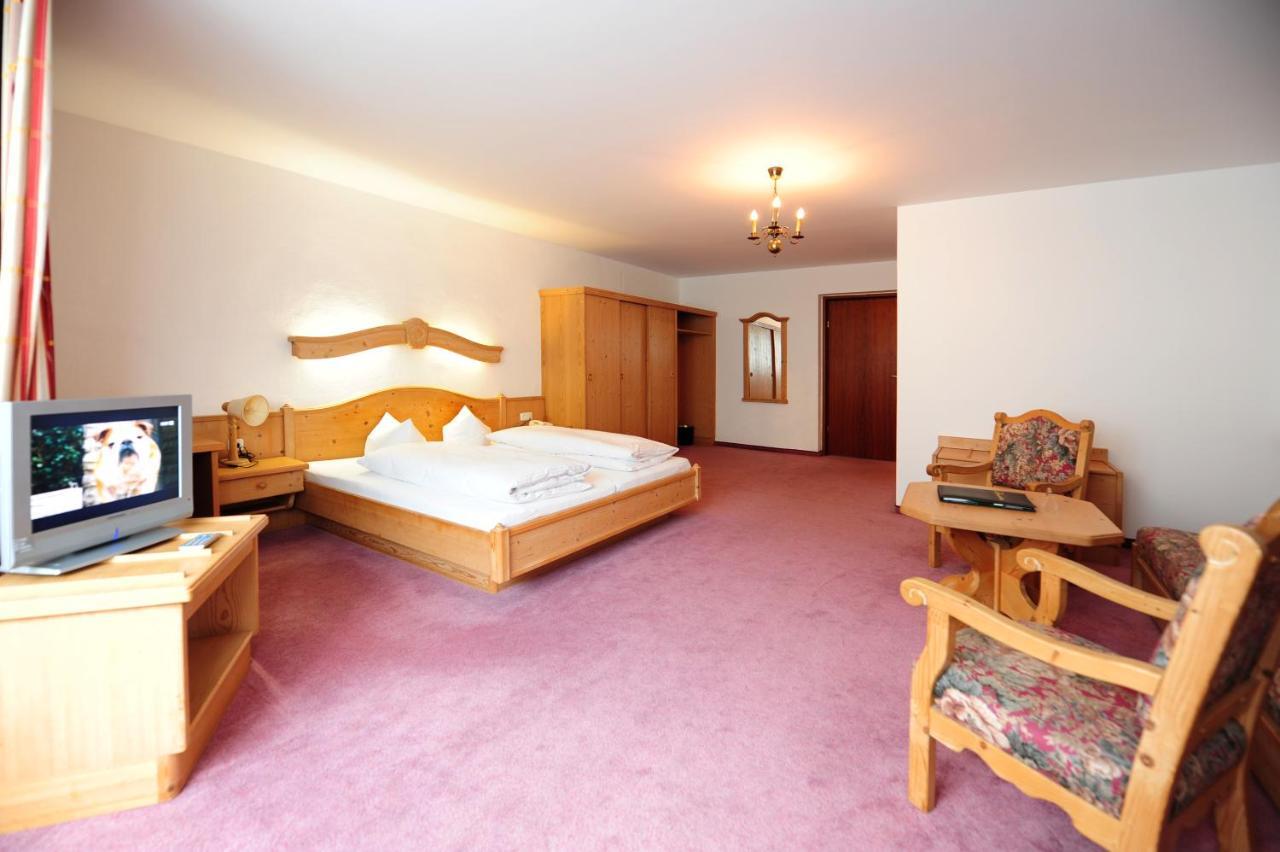 Hotel Krone Matrei am Brenner Extérieur photo
