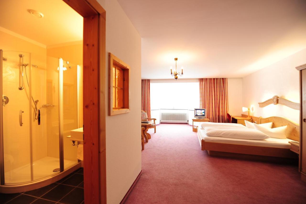 Hotel Krone Matrei am Brenner Extérieur photo