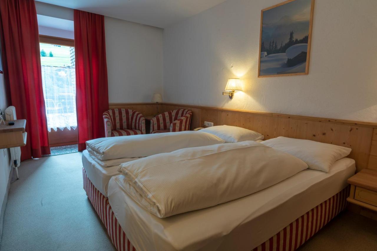 Hotel Krone Matrei am Brenner Extérieur photo