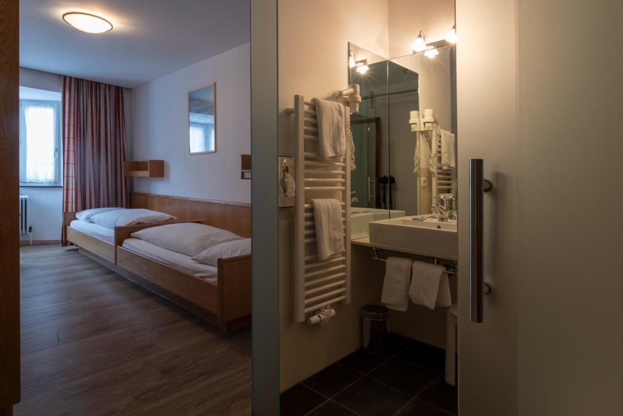 Hotel Krone Matrei am Brenner Extérieur photo