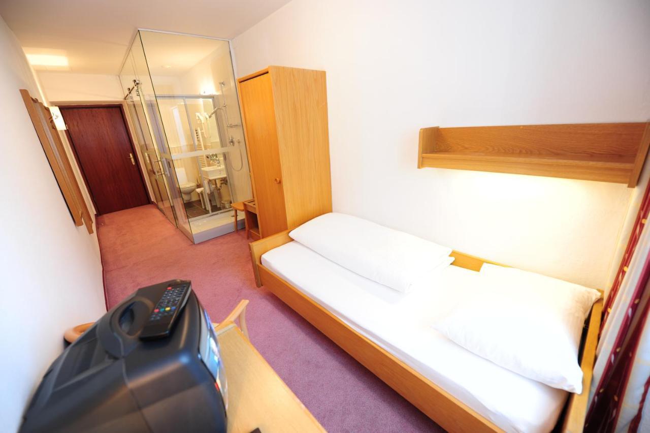 Hotel Krone Matrei am Brenner Extérieur photo