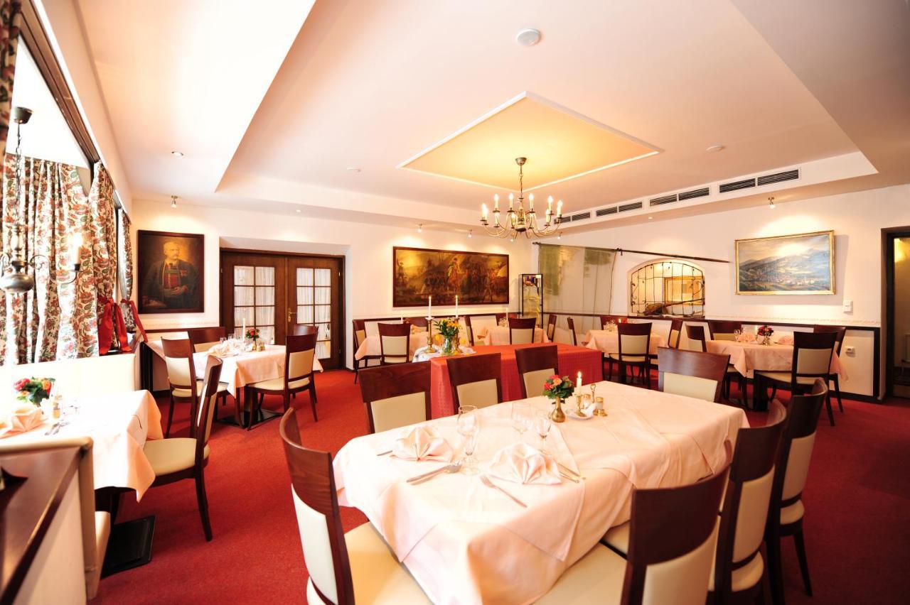 Hotel Krone Matrei am Brenner Extérieur photo